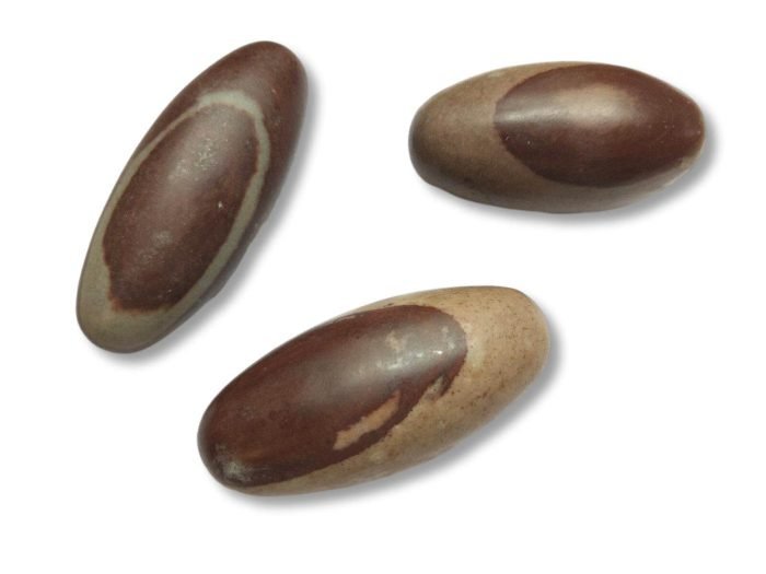 λίθοι Shiva Lingam σε διάφορα μεγέθη