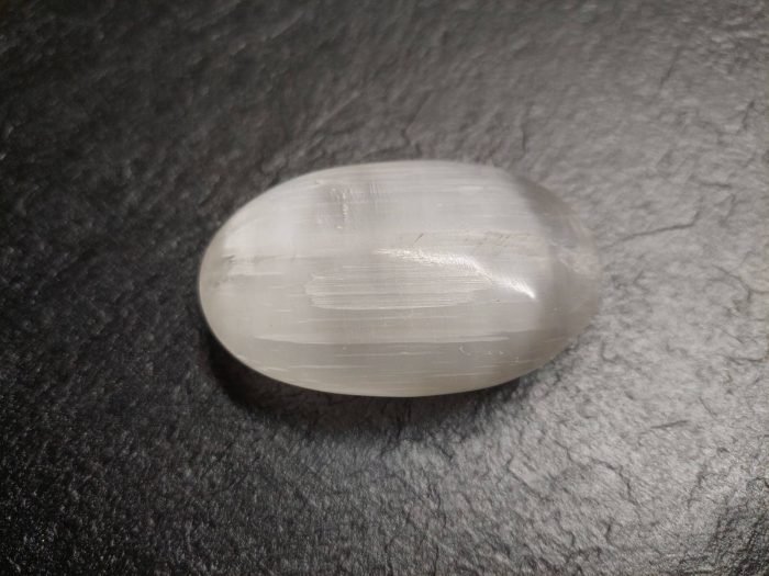 ημιπολύτιμος λίθος σελενίτης παλάμης palm stone ημιπολύτιμος λίθος σελενίτης παλάμης palm stone